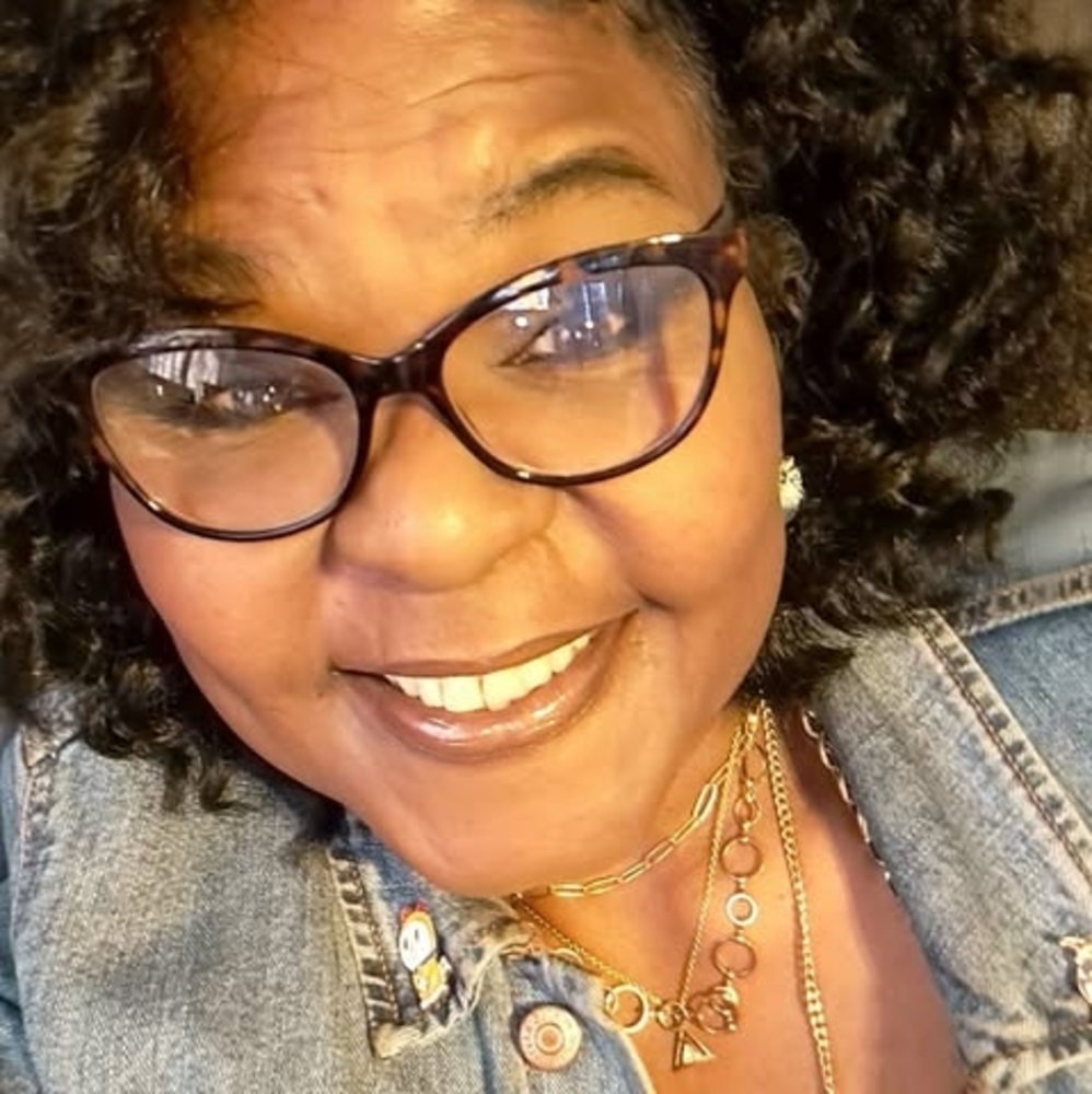 Meet your Posher, Teresa